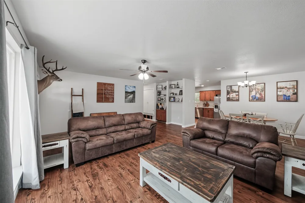 909 Shady Oaks Bridgeport, TX 76426