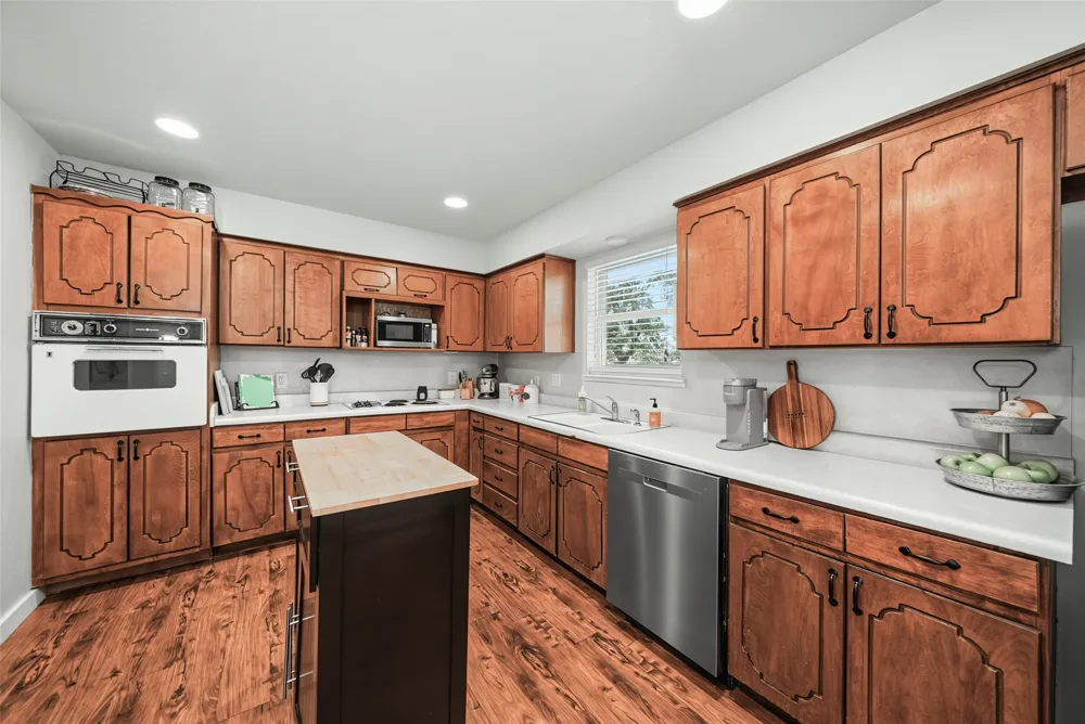 909 Shady Oaks Bridgeport, TX 76426