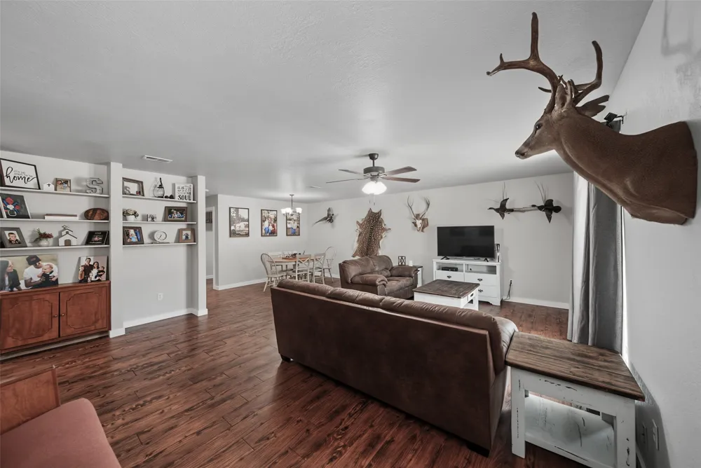 909 Shady Oaks Bridgeport, TX 76426