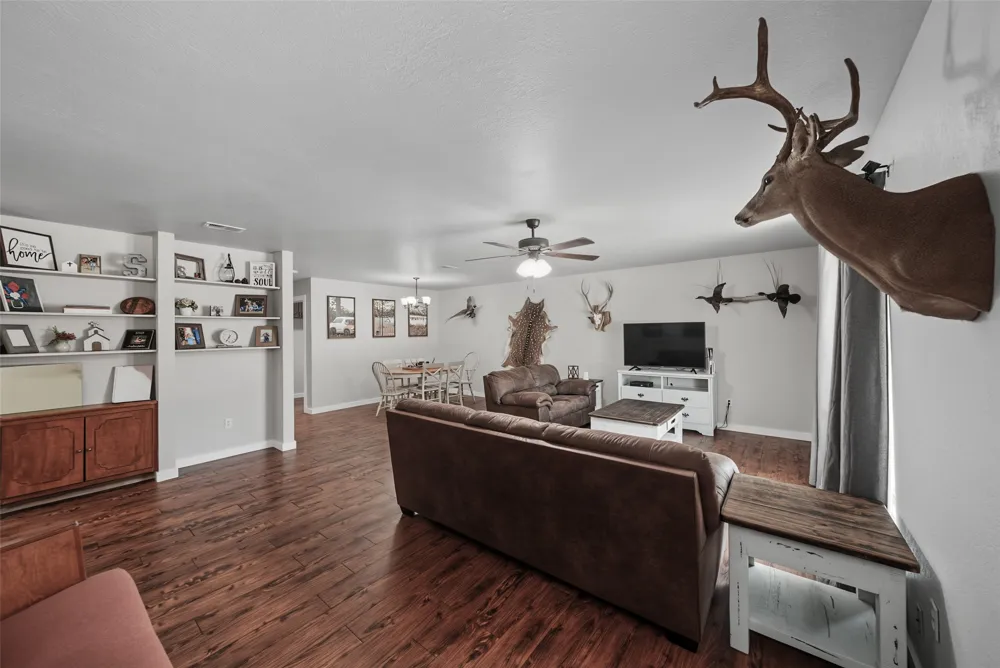909 Shady Oaks Bridgeport, TX 76426