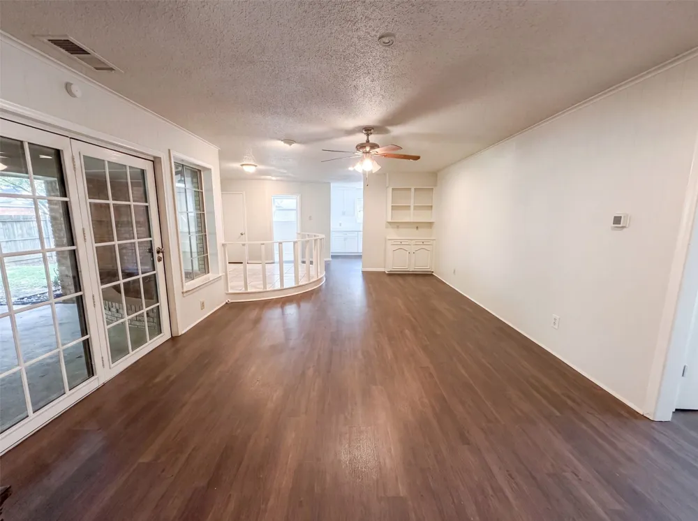 821 Glen Oaks Boulevard Dallas, TX 75232