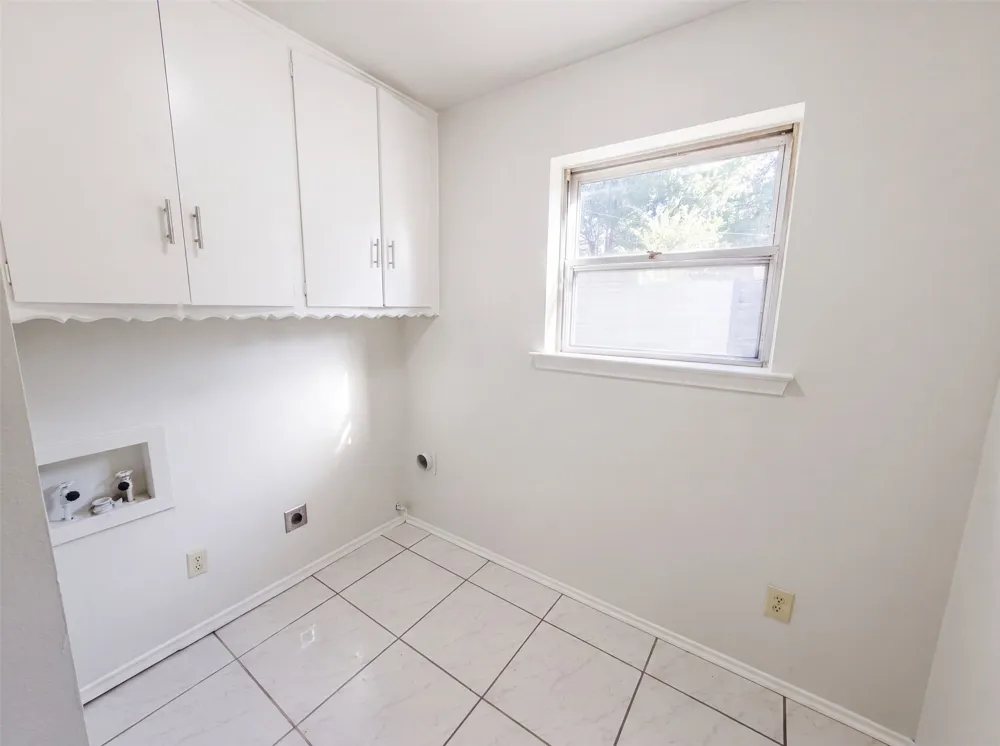 821 Glen Oaks Boulevard Dallas, TX 75232
