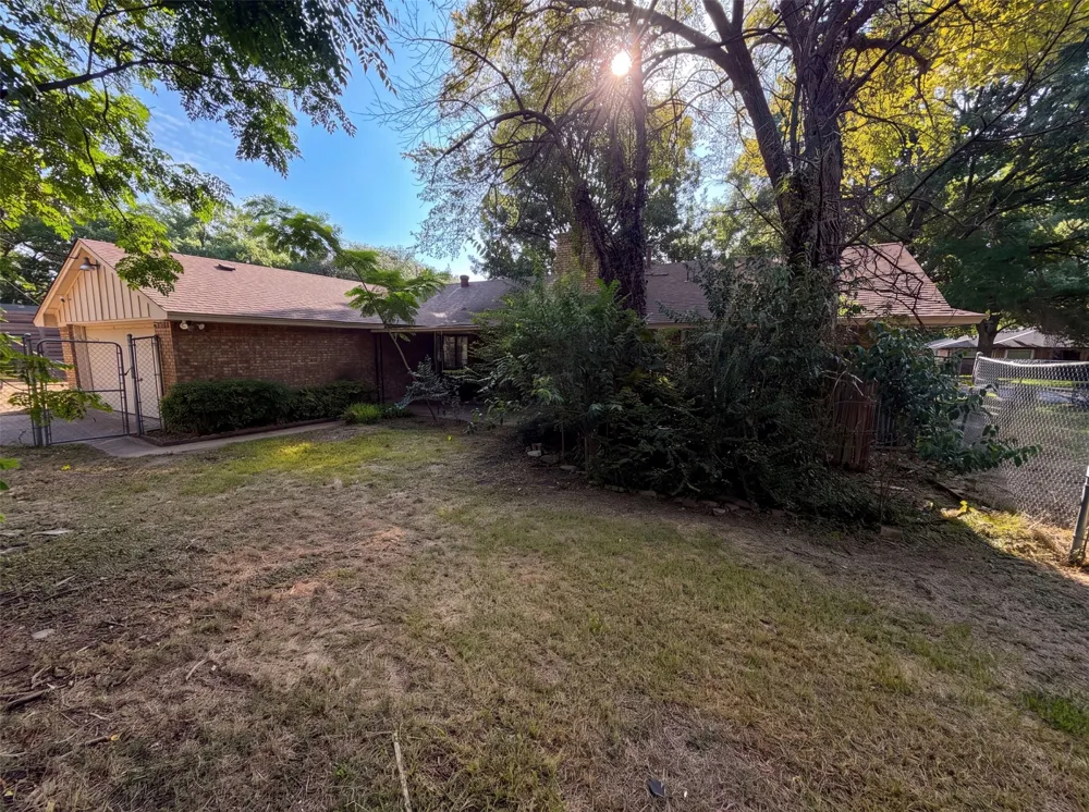 821 Glen Oaks Boulevard Dallas, TX 75232