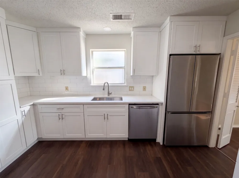 821 Glen Oaks Boulevard Dallas, TX 75232