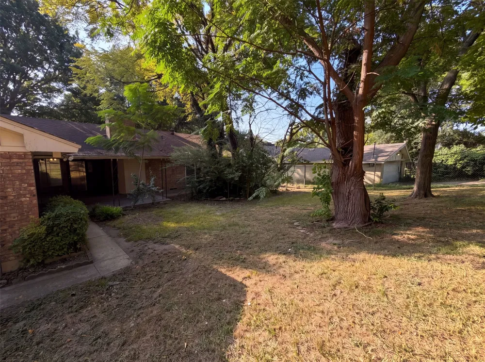 821 Glen Oaks Boulevard Dallas, TX 75232