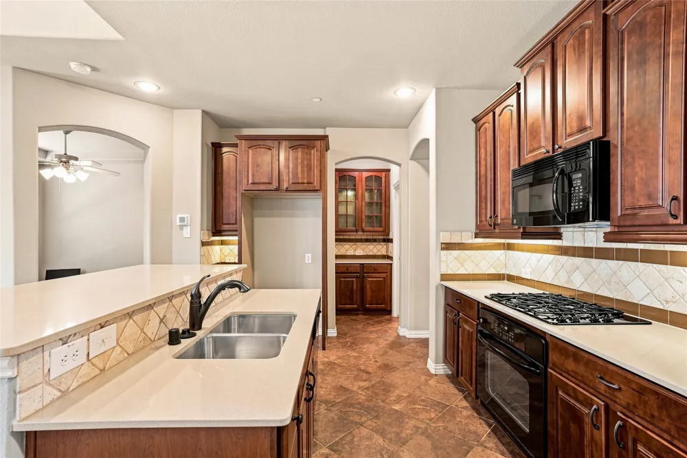 397 Hamilton Street Lewisville, TX 75067
