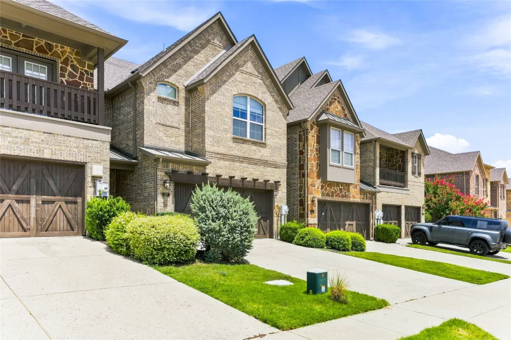 397 Hamilton Street Lewisville, TX 75067