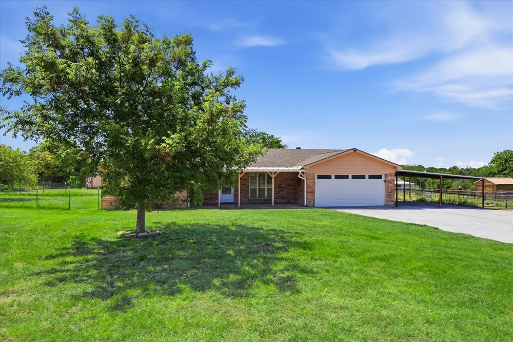892 Highland Circle Springtown, TX 76082