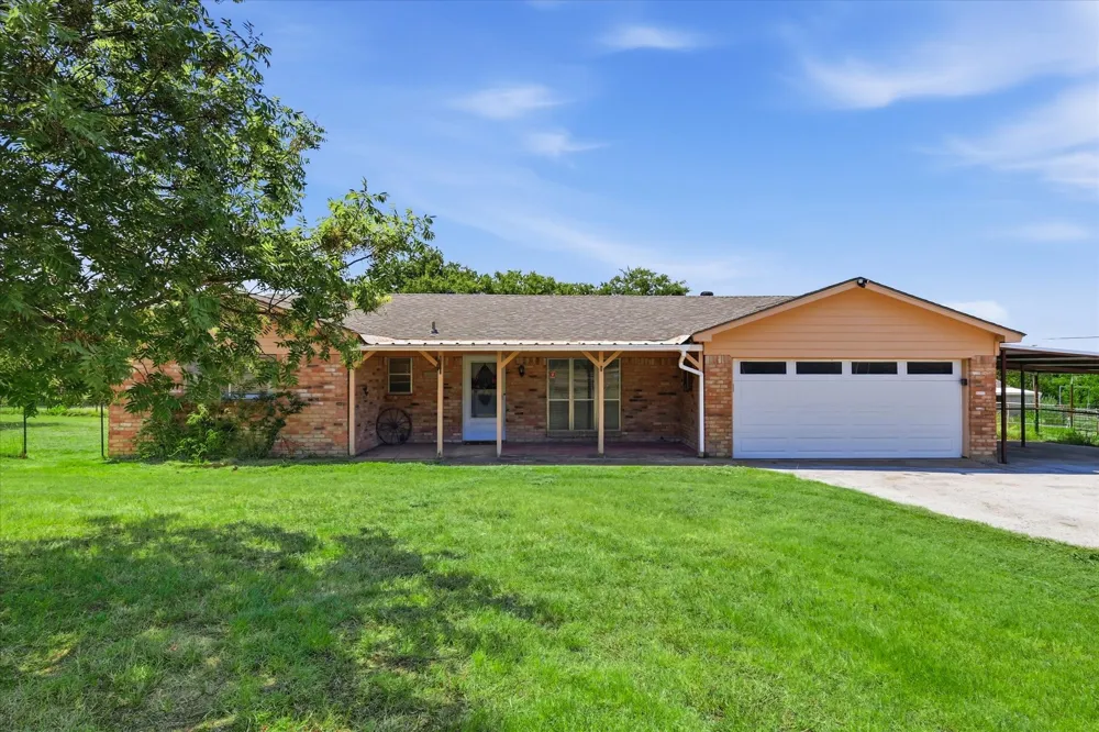 892 Highland Circle Springtown, TX 76082