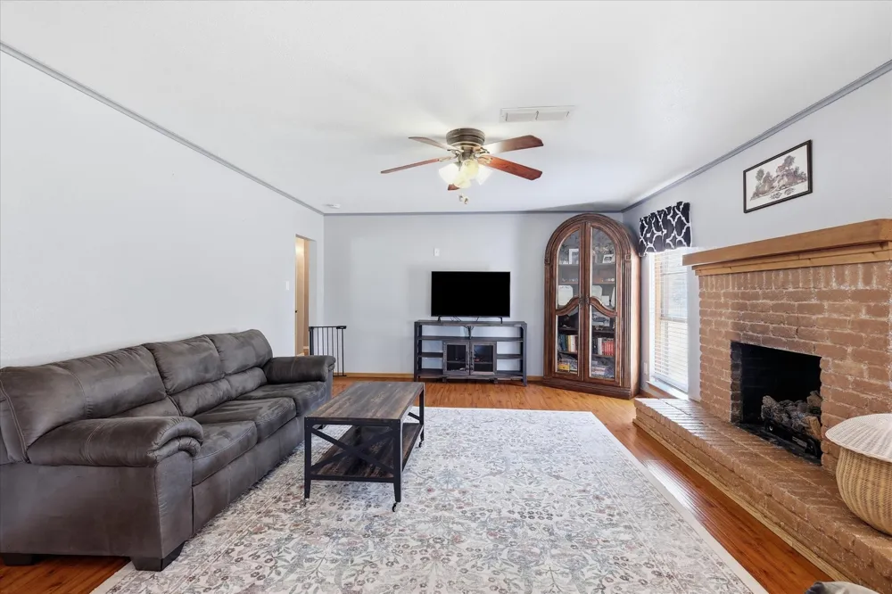 892 Highland Circle Springtown, TX 76082