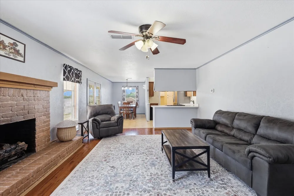 892 Highland Circle Springtown, TX 76082
