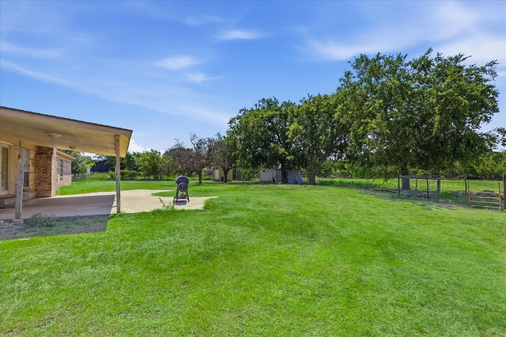 892 Highland Circle Springtown, TX 76082