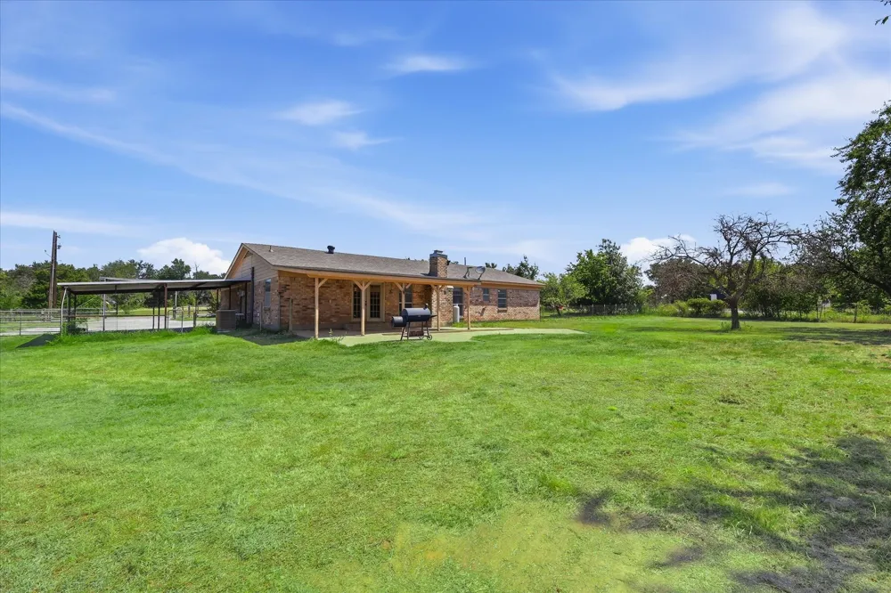 892 Highland Circle Springtown, TX 76082