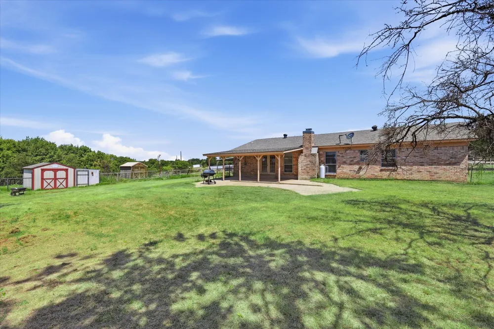 892 Highland Circle Springtown, TX 76082