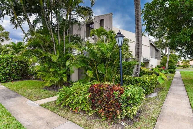 1605 S US Highway 1 #Sl 6g Jupiter, FL 33477