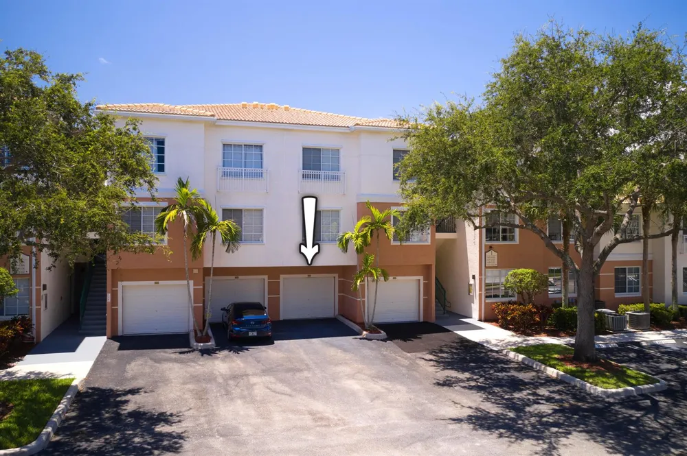 1108 Myrtlewood Circle E Palm Beach Gardens, FL 33418