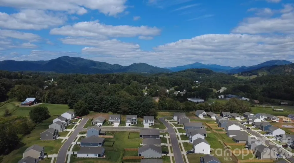 73 Ridgehaven Drive Waynesville, NC 28786