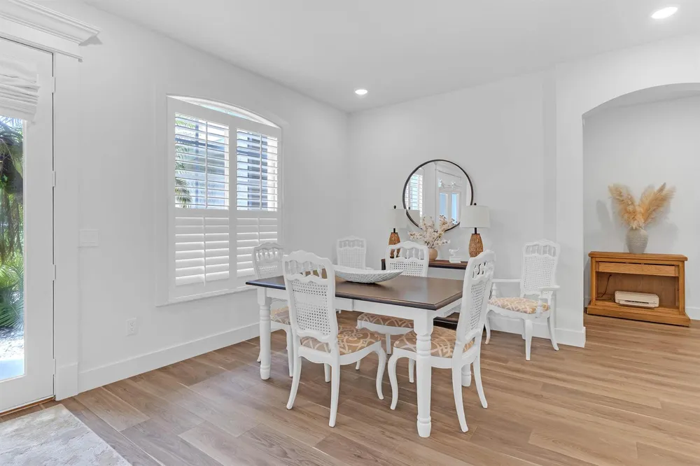 5765 W 1ST SQUARE SW Vero Beach, FL 32968