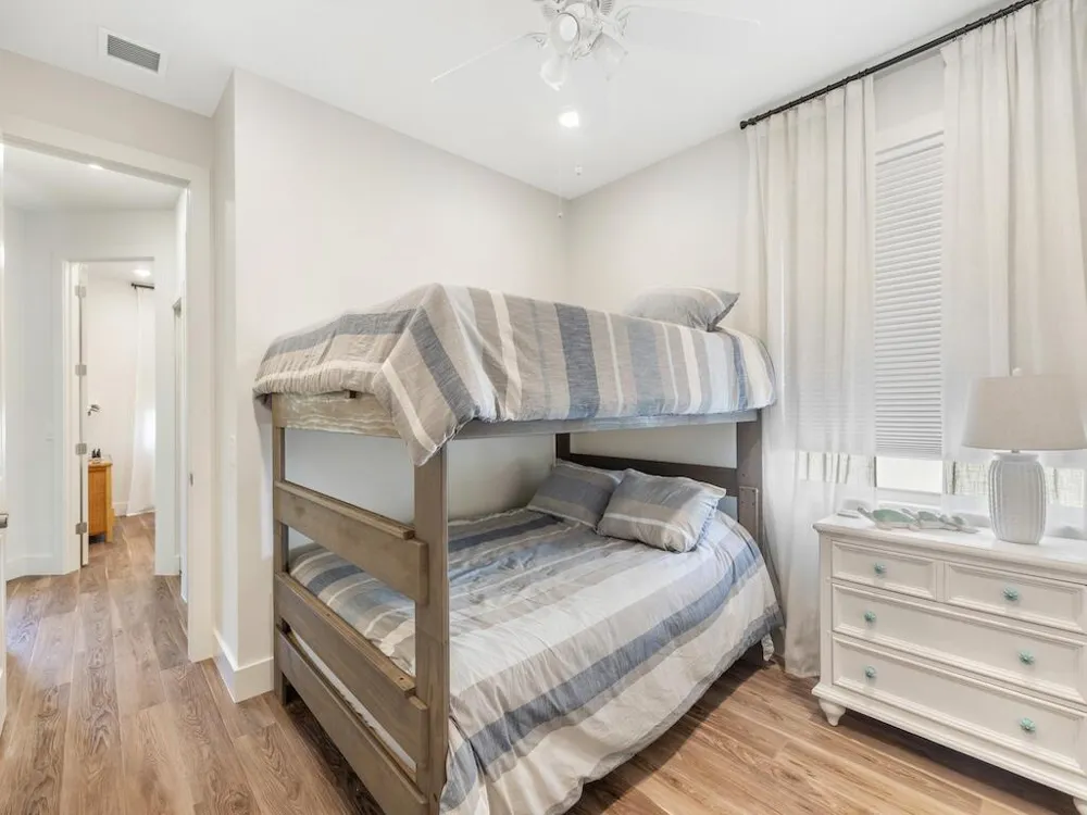 5765 W 1ST SQUARE SW Vero Beach, FL 32968