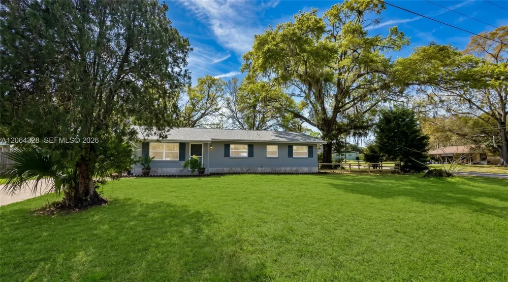 1812 NE 50th ST ocala, FL 34479