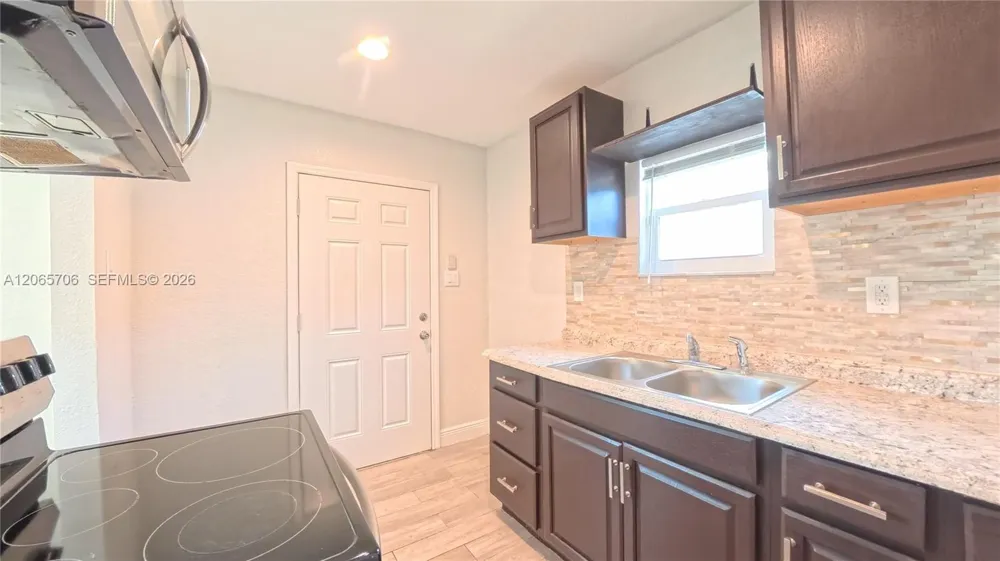 3156 NW 55th St Miami, FL 33142