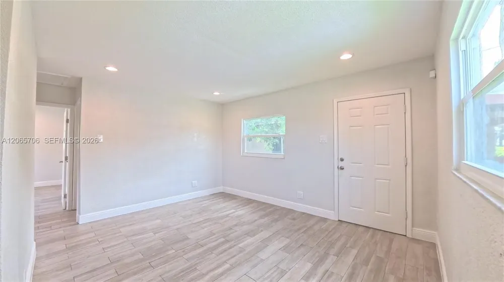 3156 NW 55th St Miami, FL 33142