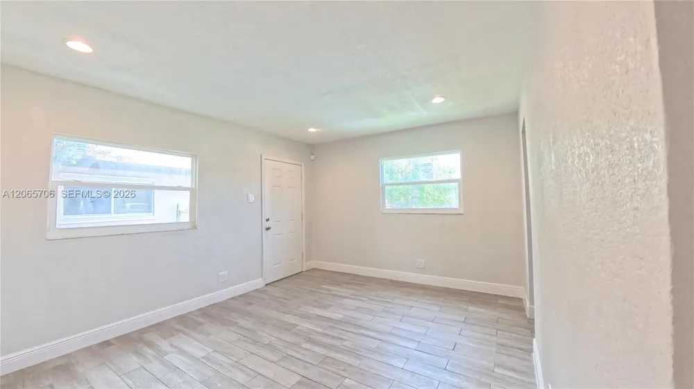 3156 NW 55th St Miami, FL 33142