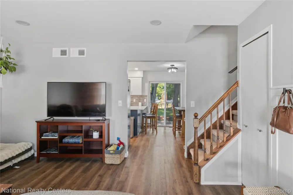 632 Bellevue Avenue Clawson City, MI 48017