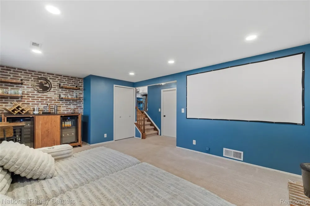 632 Bellevue Avenue Clawson City, MI 48017