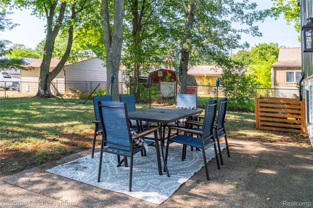 632 Bellevue Avenue Clawson City, MI 48017