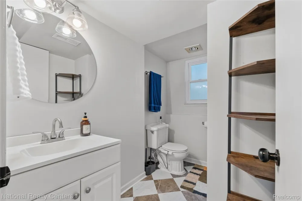 632 Bellevue Avenue Clawson City, MI 48017