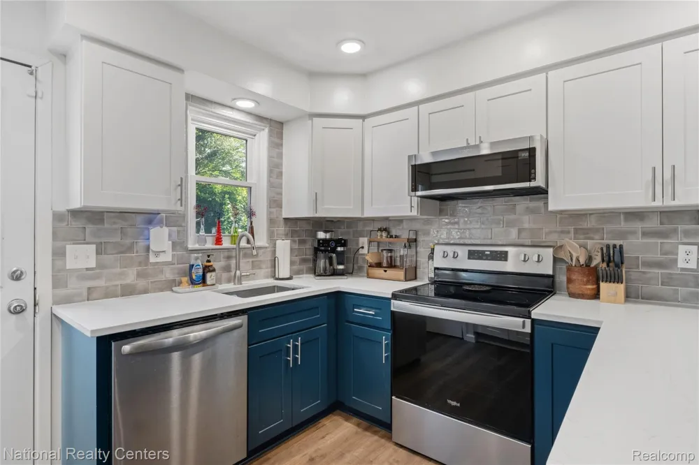 632 Bellevue Avenue Clawson City, MI 48017