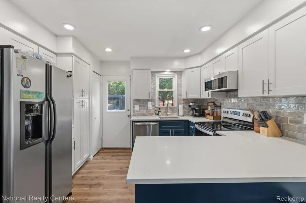 632 Bellevue Avenue Clawson City, MI 48017