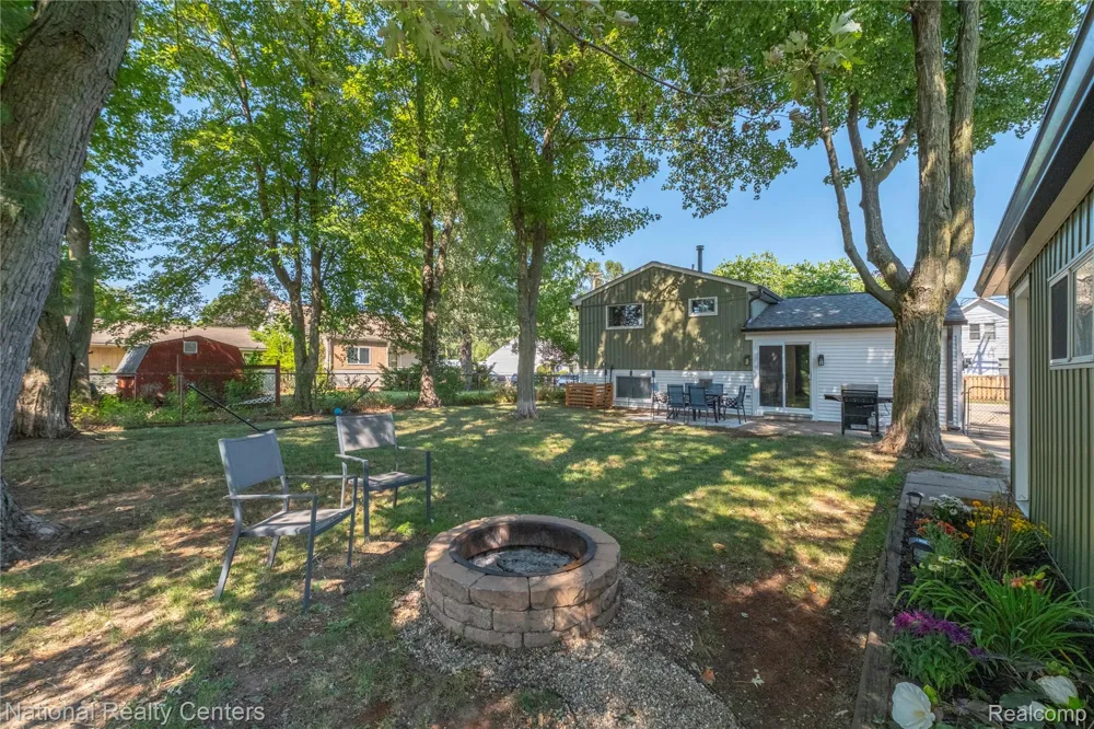 632 Bellevue Avenue Clawson City, MI 48017
