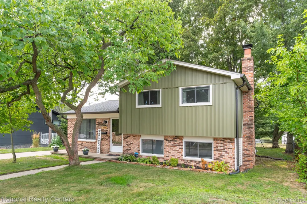 632 Bellevue Avenue Clawson City, MI 48017