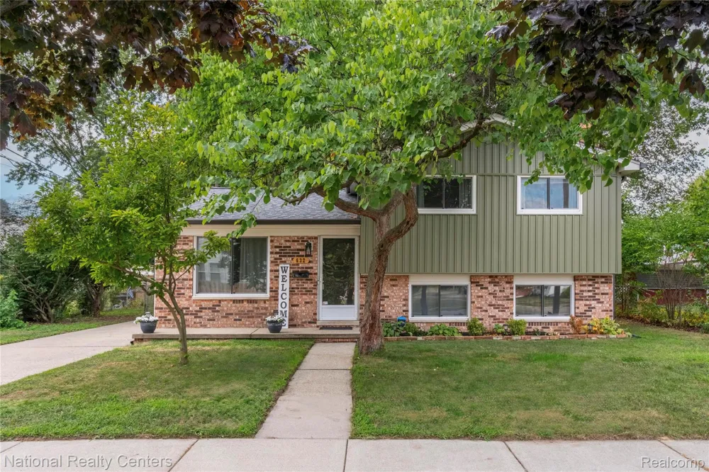 632 Bellevue Avenue Clawson City, MI 48017