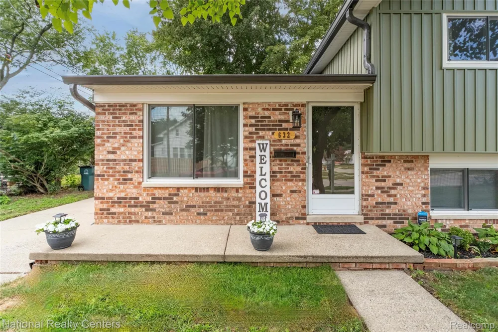 632 Bellevue Avenue Clawson City, MI 48017