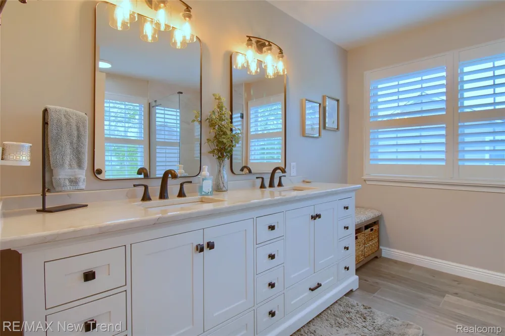 1029 Shetland Drive South Lyon City, MI 48178