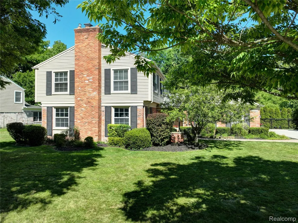 31310 Foxboro Way Beverly Hills Village, MI 48025