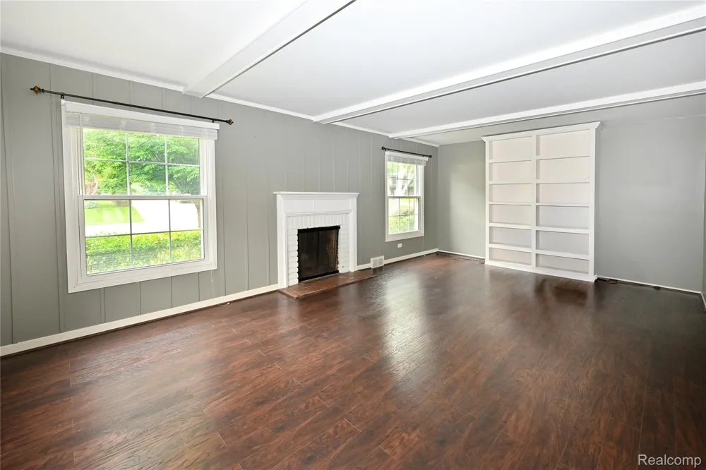 31310 Foxboro Way Beverly Hills Village, MI 48025