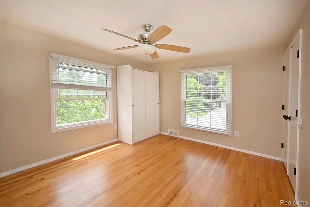 31310 Foxboro Way Beverly Hills Village, MI 48025