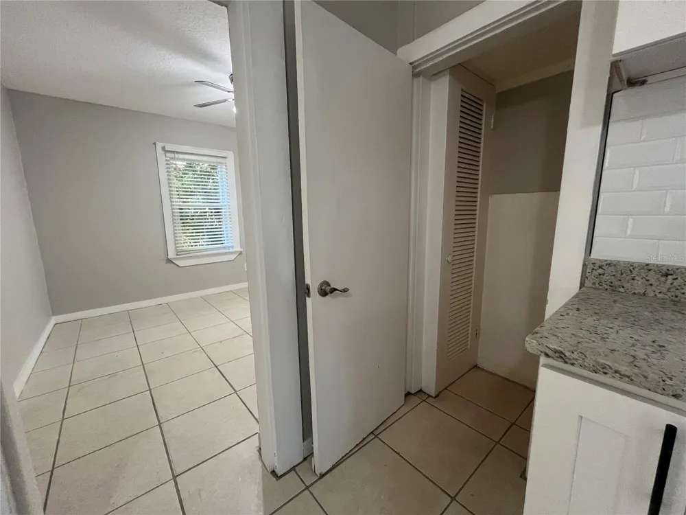 127 1/2 W PALMETTO AVENUE Deland, FL 32720