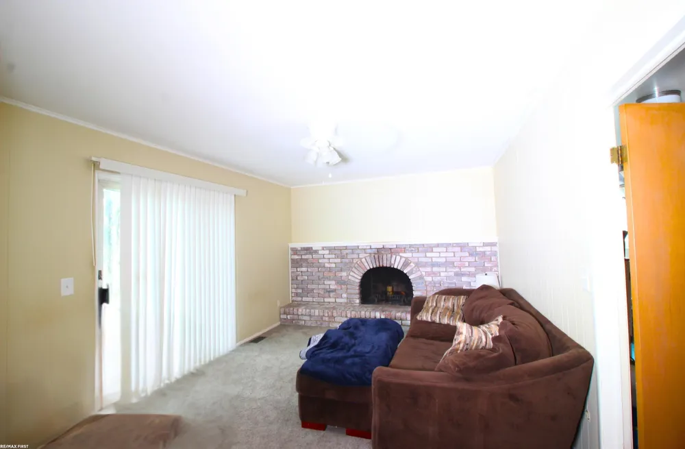 30827 Scrivo Drive Warren City, MI 48092