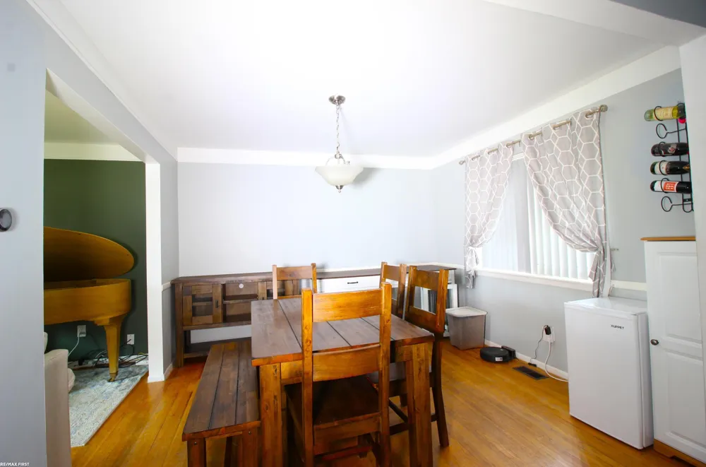 30827 Scrivo Drive Warren City, MI 48092
