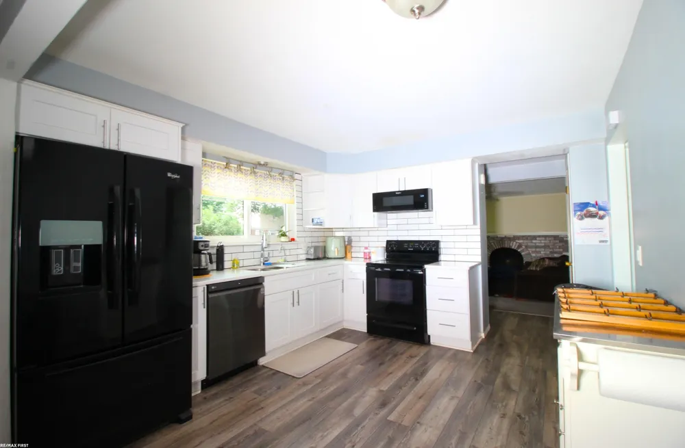 30827 Scrivo Drive Warren City, MI 48092