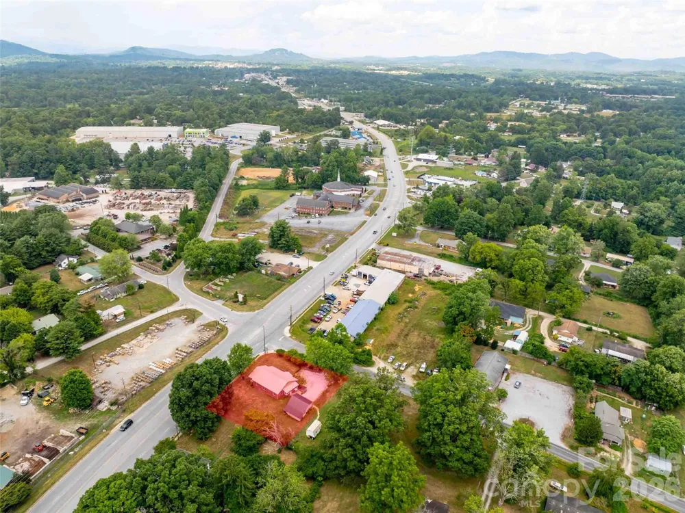 103 E King Street East Flat Rock, NC 28726