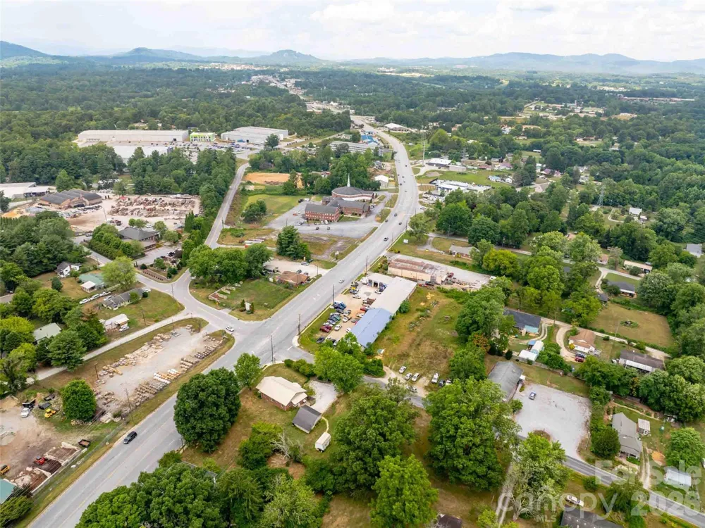 103 E King Street East Flat Rock, NC 28726