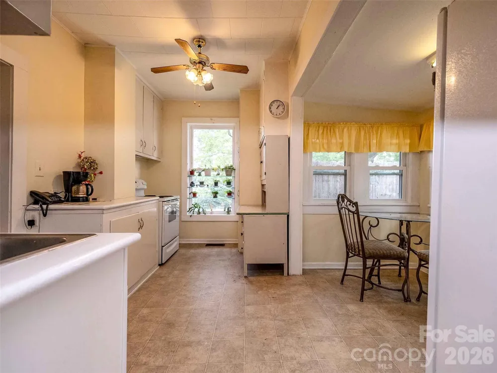 103 E King Street East Flat Rock, NC 28726
