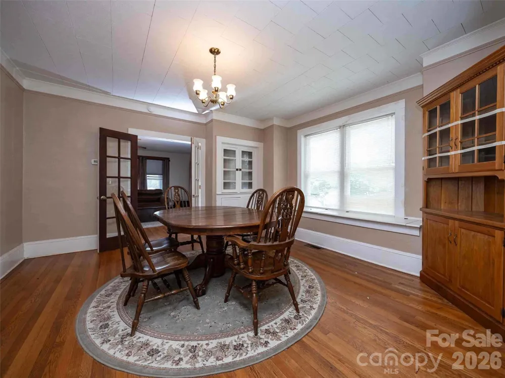 103 E King Street East Flat Rock, NC 28726