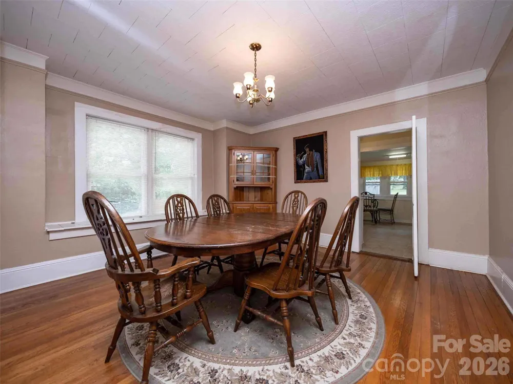 103 E King Street East Flat Rock, NC 28726